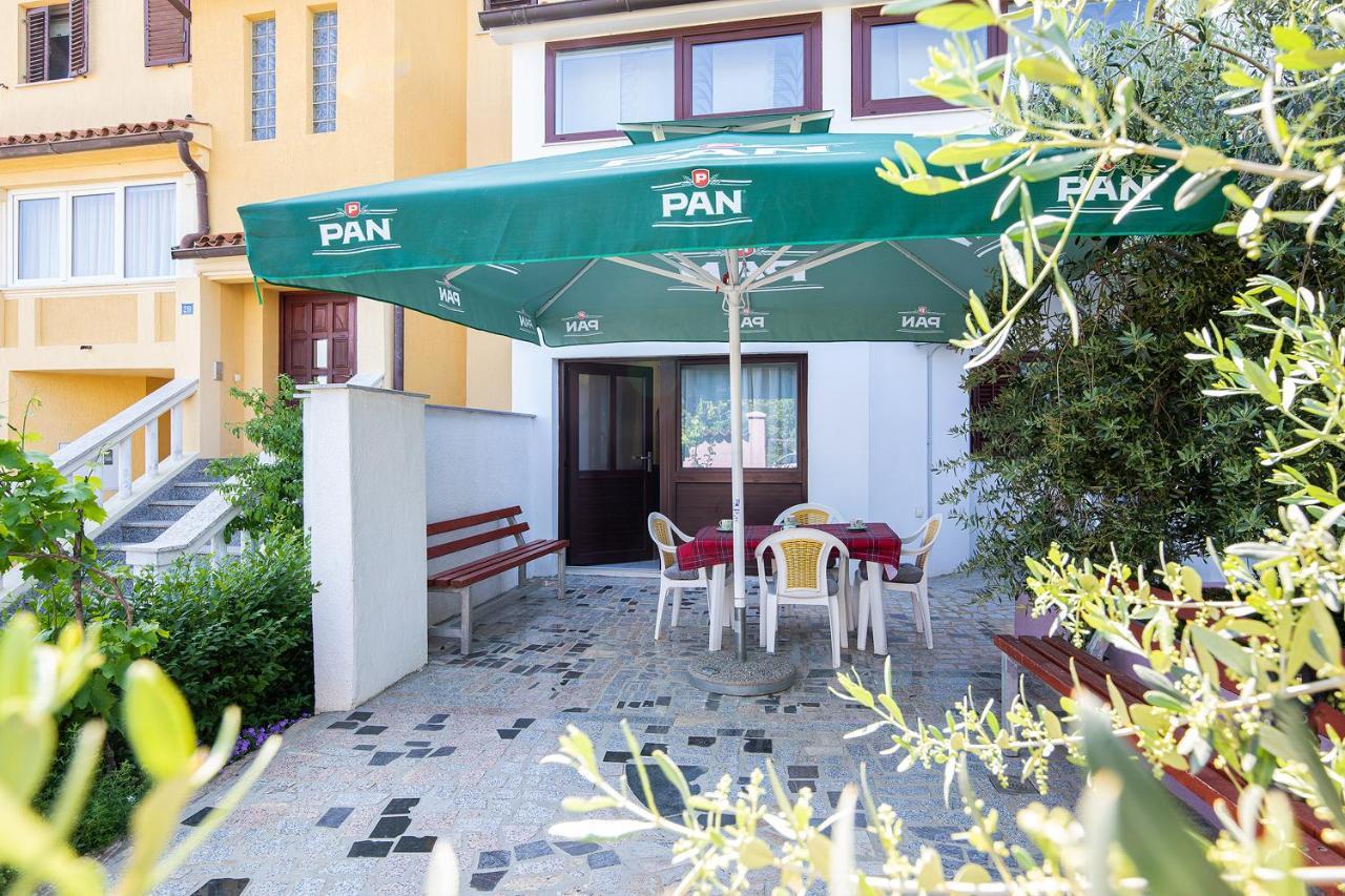 Apartment Rnjak Vinkuran Exterior foto
